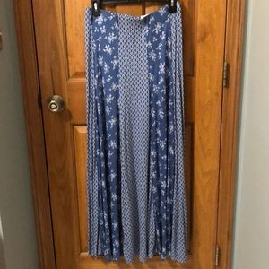 Blue maxi skirt with floral patterns